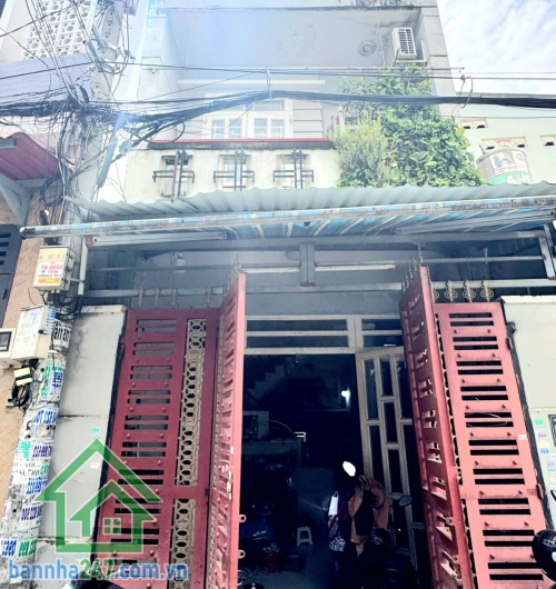  4.65 TỶ – NHÀ 2 TẦNG BTCT – HẺM XE TẢI 6M – NGAY LÊ VĂN QUỚI, BÌNH TÂN - DT: (4x 11)m - 2PN, 2WC. Diện tích: 4 x 11m (đã trả lộ giới) Kết cấu: 2 Tầng (1 trệt + 1 lầu.