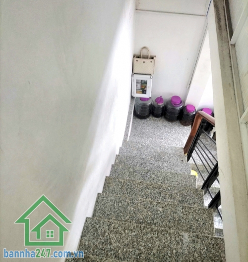 CHỈ 4.55 TỶ (THƯƠNG LƯỢNG) – NHÀ 2 TẦNG BTCT – MẶT TIỀN KINH DOANH ĐƯỜNG NHỰA 5M – GẦN GÒ XOÀI, BÌNH HƯNG HÒA A, Q. BÌNH TÂN Diện tích: 4 x 10m (40m²) Kết cấu: Trệt + 1 lầu đúc thật, gồm 2 phòng ngủ – 2 WC  Đường trước nhà: Nhựa rộng 5m, thông thoáng – x
