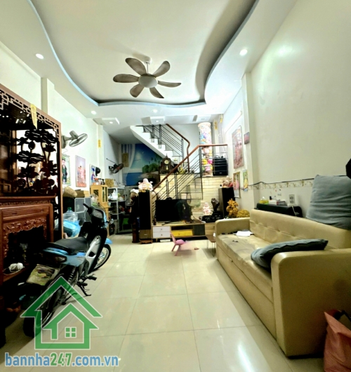 CHỈ 4.55 TỶ (THƯƠNG LƯỢNG) – NHÀ 2 TẦNG BTCT – MẶT TIỀN KINH DOANH ĐƯỜNG NHỰA 5M – GẦN GÒ XOÀI, BÌNH HƯNG HÒA A, Q. BÌNH TÂN Diện tích: 4 x 10m (40m²) Kết cấu: Trệt + 1 lầu đúc thật, gồm 2 phòng ngủ – 2 WC  Đường trước nhà: Nhựa rộng 5m, thông thoáng – x