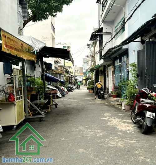 CHỈ 4.55 TỶ (THƯƠNG LƯỢNG) – NHÀ 2 TẦNG BTCT – MẶT TIỀN KINH DOANH ĐƯỜNG NHỰA 5M – GẦN GÒ XOÀI, BÌNH HƯNG HÒA A, Q. BÌNH TÂN Diện tích: 4 x 10m (40m²) Kết cấu: Trệt + 1 lầu đúc thật, gồm 2 phòng ngủ – 2 WC  Đường trước nhà: Nhựa rộng 5m, thông thoáng – x
