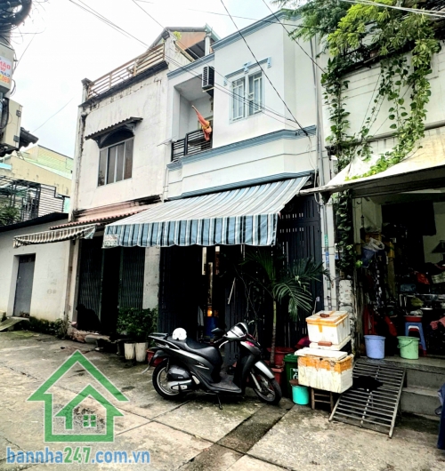 CHỈ 4.55 TỶ (THƯƠNG LƯỢNG) – NHÀ 2 TẦNG BTCT – MẶT TIỀN KINH DOANH ĐƯỜNG NHỰA 5M – GẦN GÒ XOÀI, BÌNH HƯNG HÒA A, Q. BÌNH TÂN Diện tích: 4 x 10m (40m²) Kết cấu: Trệt + 1 lầu đúc thật, gồm 2 phòng ngủ – 2 WC  Đường trước nhà: Nhựa rộng 5m, thông thoáng – x