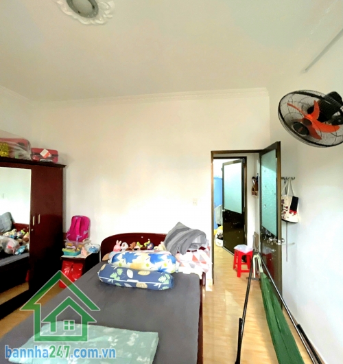 CHỈ 4,2 TỶ – HẺM 5M, CHỈ VÀI CĂN RA HẺM XE TẢI – LŨY BÁN BÍCH – GẦN ĐẦM SEN – 2 TẦNG BTCT – NHÀ MỚI Ở NGAY * DT: 37m² (4,6x9)m – thực tế 5x9m * Kết cấu: Trệt + Lầu