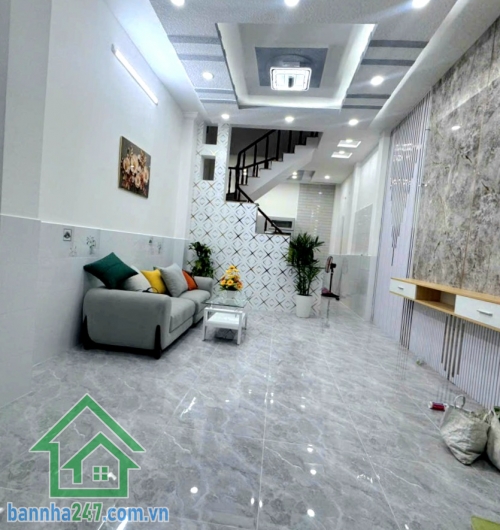 CHỈ 4,95 TỶ – HẺM XE TẢI VIP – NHÀ ĐẸP Ở LIỀN – LÊ VĂN QUỚI – 2 TẦNG BTCT – 2PN, 2WC – DT 4x12m (CN 45m² VUÔNG VỨC) Nhà mới – dọn vào ở ngay. Tặng kèm: 1 máy lạnh + bộ bàn ghế cao cấp. - Kết cấu: Trệt + lầu BTCT, 2PN, 2WC.
