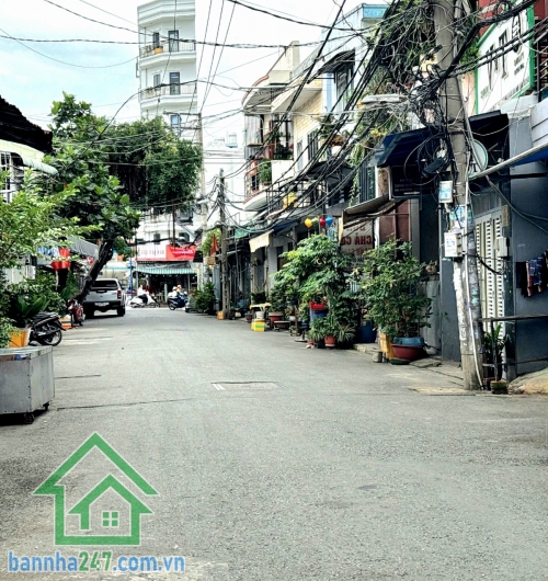 NHỈNH 5 TỶ – HẺM NHỰA 8M KHÔNG LỘ GIỚI – NGAY GÒ XOÀI – DT 64M² (4x16)m – NHÀ 2 TẦNG KIÊN CỐ Kết cấu: Trệt + Lửng, nhà chắc chắn, công năng đầy đủ. - DT: 4 x 16m vuông vức – cực đẹp để tận dụng không gian. Sát chợ Gò Xoài  – thuận tiện kinh doanh nhỏ, buô