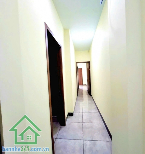CHỈ 22,79 TỶ – MẶT TIỀN KINH DOANH TÂN BÌNH – GẦN SÂN BAY - CHDV 5 TẦNG ĐÚC – 11 PHÒNG (CÓ THỂ MỞ RỘNG 14 PHÒNG) THANG MÁY – PCCC CHUẨN – SỔ MỚI 2025 cực hiếm: • Diện tích: 96m² (4.1 x 24m) – vuông vức • Kết cấu: 5 tầng đúc kiên cố – nhà mới xây xong • Th