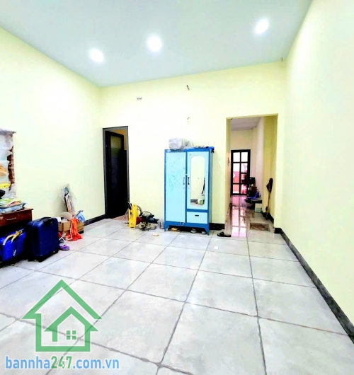 CHỈ 22,79 TỶ – MẶT TIỀN KINH DOANH TÂN BÌNH – GẦN SÂN BAY - CHDV 5 TẦNG ĐÚC – 11 PHÒNG (CÓ THỂ MỞ RỘNG 14 PHÒNG) THANG MÁY – PCCC CHUẨN – SỔ MỚI 2025 cực hiếm: • Diện tích: 96m² (4.1 x 24m) – vuông vức • Kết cấu: 5 tầng đúc kiên cố – nhà mới xây xong • Th