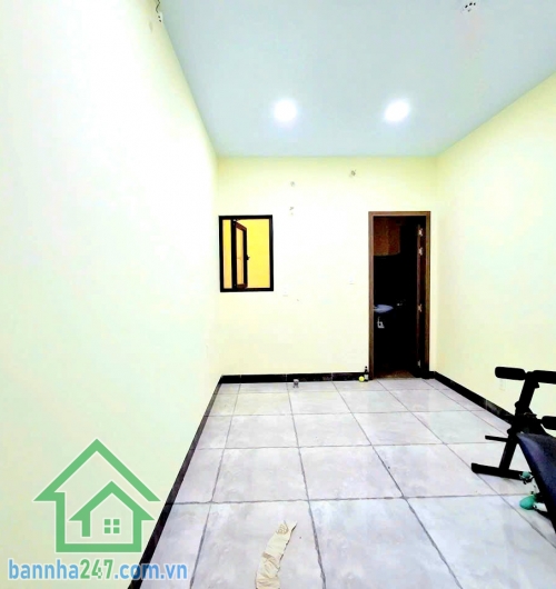 CHỈ 22,79 TỶ – MẶT TIỀN KINH DOANH TÂN BÌNH – GẦN SÂN BAY - CHDV 5 TẦNG ĐÚC – 11 PHÒNG (CÓ THỂ MỞ RỘNG 14 PHÒNG) THANG MÁY – PCCC CHUẨN – SỔ MỚI 2025 cực hiếm: • Diện tích: 96m² (4.1 x 24m) – vuông vức • Kết cấu: 5 tầng đúc kiên cố – nhà mới xây xong • Th