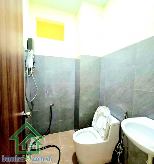 CHỈ 22,79 TỶ – MẶT TIỀN KINH DOANH TÂN BÌNH – GẦN SÂN BAY - CHDV 5 TẦNG ĐÚC – 11 PHÒNG (CÓ THỂ MỞ RỘNG 14 PHÒNG) THANG MÁY – PCCC CHUẨN – SỔ MỚI 2025 cực hiếm: • Diện tích: 96m² (4.1 x 24m) – vuông vức • Kết cấu: 5 tầng đúc kiên cố – nhà mới xây xong • Th