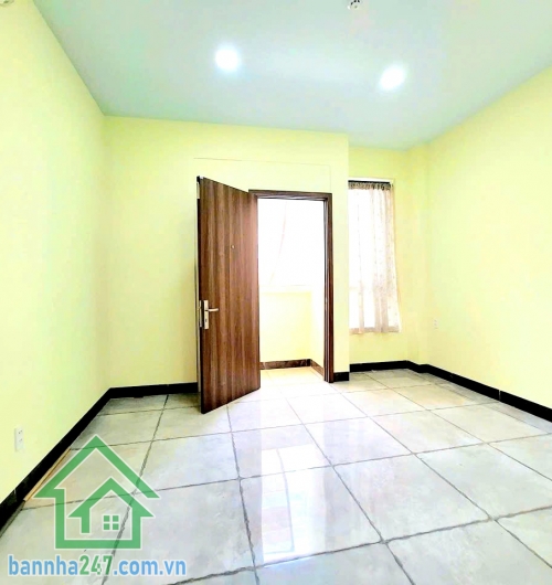 CHỈ 22,79 TỶ – MẶT TIỀN KINH DOANH TÂN BÌNH – GẦN SÂN BAY - CHDV 5 TẦNG ĐÚC – 11 PHÒNG (CÓ THỂ MỞ RỘNG 14 PHÒNG) THANG MÁY – PCCC CHUẨN – SỔ MỚI 2025 cực hiếm: • Diện tích: 96m² (4.1 x 24m) – vuông vức • Kết cấu: 5 tầng đúc kiên cố – nhà mới xây xong • Th