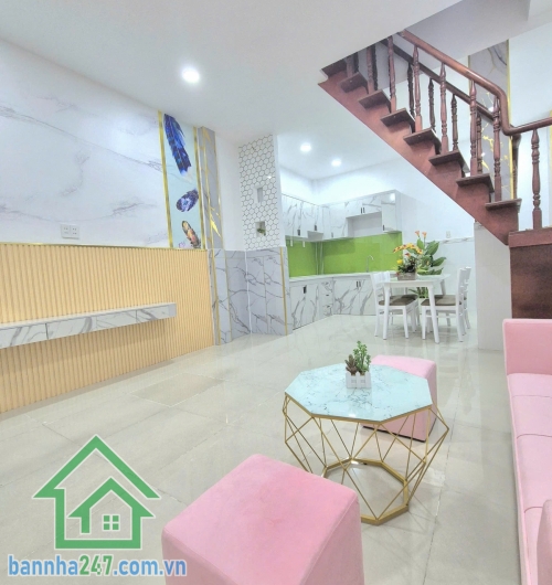 CHỈ 4,35 TỶ – HẺM 5M, CHỈ VÀI CĂN RA HẺM XE TẢI – LŨY BÁN BÍCH – GẦN ĐẦM SEN – 2 TẦNG BTCT – NHÀ MỚI Ở NGAY * DT: 37m² (4,6x9)m – thực tế 5x9m * Trệt + lầu BTCT, 2PN, 3WC, ban công đúc 2m, nhà mới đẹp rộng rãi