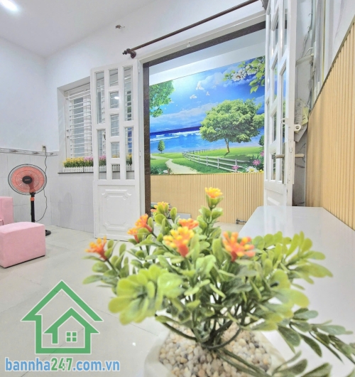 CHỈ 4,35 TỶ – HẺM 5M, CHỈ VÀI CĂN RA HẺM XE TẢI – LŨY BÁN BÍCH – GẦN ĐẦM SEN – 2 TẦNG BTCT – NHÀ MỚI Ở NGAY * DT: 37m² (4,6x9)m – thực tế 5x9m * Trệt + lầu BTCT, 2PN, 3WC, ban công đúc 2m, nhà mới đẹp rộng rãi