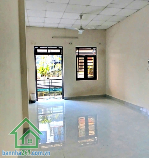 CHỈ 5 TỶ – HẺM XE HƠI THÔNG – GIÁP ĐƯỜNG 17A – KÊNH NƯỚC ĐEN – TÂN KỲ TÂN QUÝ - DT: 66M² (4,2 x 16)m - 3PN – 2WC * Diện tích: 4,2 x 16m – công nhận 66m² - DTSD: 120m²