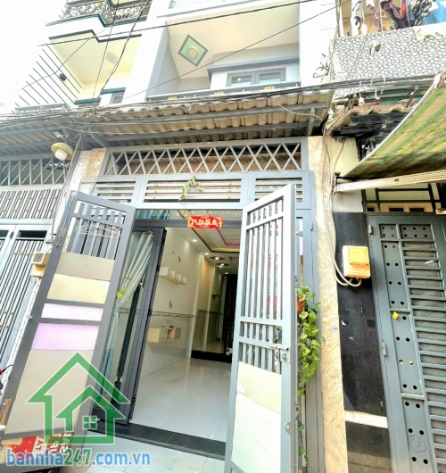 CHỈ 3,6 TỶ (TL) – NHÀ MỚI ĐẸP – HẺM 3 GÁC – KHU AO LẮNG - Đường 13A – Bình Tân – giáp Tân Phú Diện tích: 30m² - DTSD: 52m² Kết cấu: 2 tầng – 2PN – 2WC Hoàn công đủ