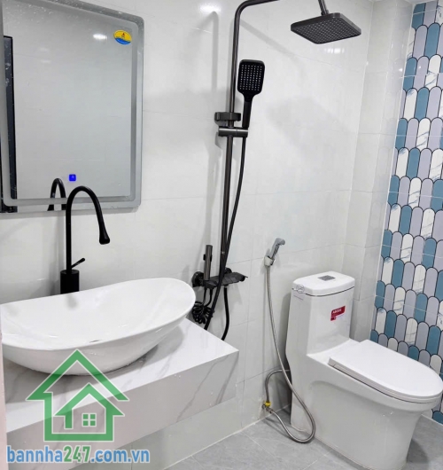 CHỈ 6,85 TỶ – HẺM NHỰA XE TẢI TRÁNH - THÔNG - MÃ LÒ - CHIẾN LƯỢC GIÁP TÊN LỬA – 4 TẦNG – 5 PN - 5 WC– 57M² (4 x 18)m - SHR 