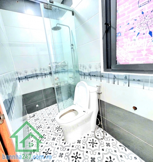 CHỈ 5,2 TỶ – GÓC 2 MẶT TIỀN KINH DOANH – XE TẢI THÔNG – Ở + BUÔN BÁN ĐỈNH - 3PN – 2WC Diện tích: 4 × 14.5m – vuông vức Kết cấu: 1 trệt 1 lầu – xây kiên cố - Mob 0933144037