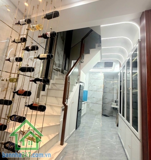 CHỈ 5,2 TỶ – SIÊU PHẨM NHÀ XÂY MỚI 100% – TRUNG TÂM TÂN PHÚ – NGAY TÔ HIỆU – 3 TẦNG – 32M² – 3PN - 2WC – SỔ HỒNG RIÊNG. Kết cấu: 1 trệt, 2 lầu đúc có sân thượng. 