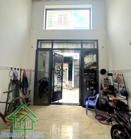 CHỈ 6,5 TỶ – KỀ AEON MALL TÂN PHÚ – NHÀ 5 TẦNG – HX TẢI 6M – 58M² 4PN – 4WC – Hoàn công đủ – Sổ đẹp – Hướng Đông Diện tích: 4 × 14.5m (58m²). Kết cấu: 1 trệt – 1 lửng – 3 lầu – sân thượng trước/sau BTCT. Công năng: 4PN – 4WC, nhà như mới, dọn vào ở ngay. 