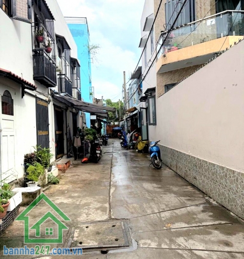 CHỈ 3,9 TỶ – GIÁP TÊN LỬA – HẺM 5M – NGAY CHIẾN LƯỢC – SÁT MẶT TIỀN – NHÀ C4 TIỆN XÂY MỚI – 40m² – SỔ ĐẸP Nhà cấp 4, xác định bán đất – quá phù hợp xây mới