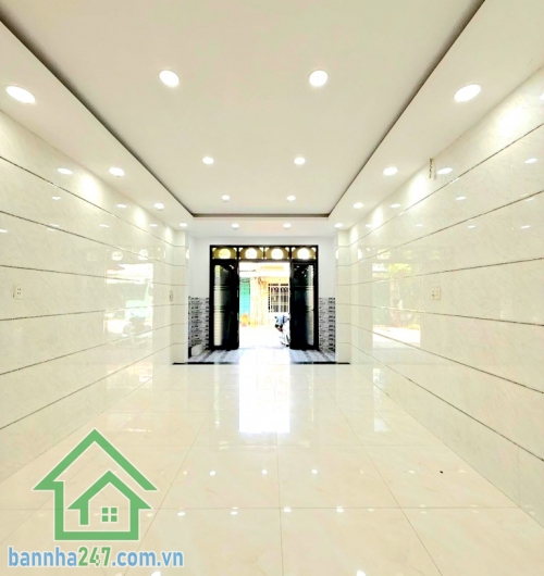 CHỈ 4,85 TỶ – MTKD RỘNG ĐƯỜNG 10 XE TẢI TRÁNH – 2 TẦNG ĐẸP – NGAY GÒ XOÀI – LÊ VĂN QUỚI  DT: 54m² – sổ đẹp, hoàn công đầy đủ  Kết cấu: 1 trệt 1 lầu – 2PN – 3WC