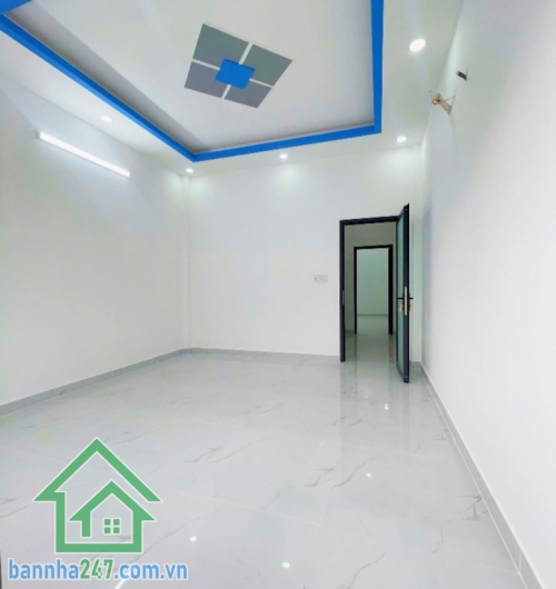 HIẾM – HẺM XE HƠI 7M THÔNG – LÊ VĂN QUỚI GIÁP TÂN PHÚ – 2 TẦNG – 60M² – CHỈ 5.75 TỶ * Nhà BTCT kiên cố: 1 trệt 1 lầu, ban công thoáng mát, giếng trời, gồm 3PN, 2WC.