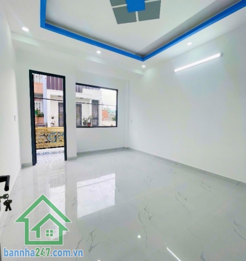 HIẾM – HẺM XE HƠI 7M THÔNG – LÊ VĂN QUỚI GIÁP TÂN PHÚ – 2 TẦNG – 60M² – CHỈ 5.75 TỶ * Nhà BTCT kiên cố: 1 trệt 1 lầu, ban công thoáng mát, giếng trời, gồm 3PN, 2WC.