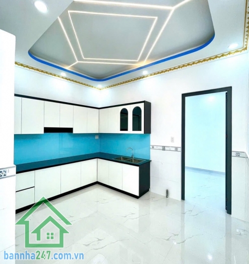 HIẾM – HẺM XE HƠI 7M THÔNG – LÊ VĂN QUỚI GIÁP TÂN PHÚ – 2 TẦNG – 60M² – CHỈ 5.75 TỶ * Nhà BTCT kiên cố: 1 trệt 1 lầu, ban công thoáng mát, giếng trời, gồm 3PN, 2WC.
