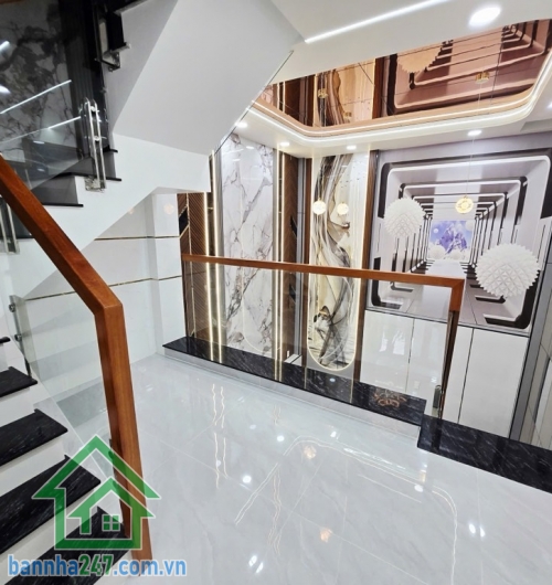 CHỈ 6,4 TỶ - NHÀ 5 TẦNG MỚI ĐẸP – FULL NỘI THẤT – HXH TRÁNH - NGAY LÊ VĂN QUỚI – KHU 4 XÃ – GIÁP Q6, Q11 Diện tích: 44m² (4 x 11m) – đất vuông vức, phong thủy phong thủy đẹp. Kết cấu: 1 trệt + 1 lửng + 3 lầu + sân thượng (5 tầng BTCT) - 5 PN - 5 WC, Phòng