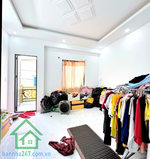 CHỈ 4,28 TỶ – NHÀ 2 TẦNG MỚI ĐẸP – 42M² (4.5x9.5)m – GẦN CHỢ BÌNH LONG – GIÁP TÂN PHÚ - 2PN - 2WC Vị trí cực đẹp, ngay 4 Xã, hẻm thông đường số 8B, khu dân cư yên tĩnh, an ninh. 