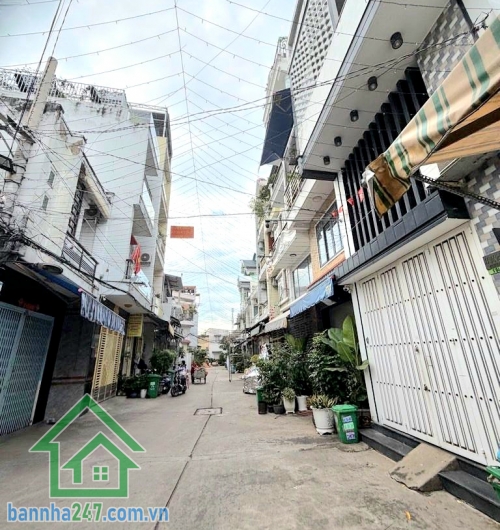 CHỈ 3,85 TỶ – NHÀ ĐẸP VÀO Ở NGAY – HXH 8M THÔNG – HƯƠNG LỘ 2 – GIÁP TÂN PHÚ – 38m² – SỔ ĐẸP HOÀN CÔNG ĐỦ Nhà 1 trệt 1 lửng, còn mới, dọn vào ở ngay DT: 38m²
