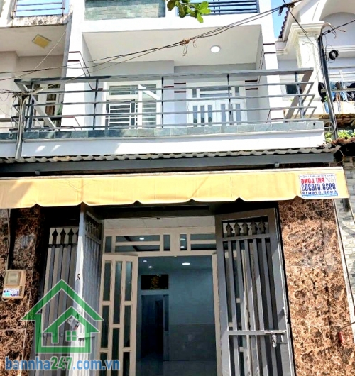 NHỈNH 5 TỶ – HẺM XE TẢI THÔNG – NHÀ MỚI ĐẸP 2 TẦNG BTCT DT 64m² (4x16)m – SỔ VUÔNG VỨC – HOÀN CÔNG ĐỦ – NGAY GÒ XOÀI – LÊ VĂN QUỚI – GIÁP TÂN PHÚ DT: 4 x 16m vuông vức – công nhận đủ. Kết cấu: 1 trệt – 1 lầu BTCT kiên cố • Phòng khách lớn để được ô tô 