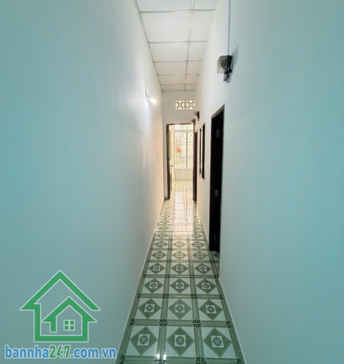 HIẾM – TÂN PHÚ – KHU VIP TÂY THẠNH – 2 TẦNG - 40M2 – CHỈ 3.9 TỶ - 4PN - 2WC * Diện tích 40m², sổ đẹp nở hậu, hoàn công đủ. * Kết cấu: 1 trệt 1 lầu, ban công thoáng mát.