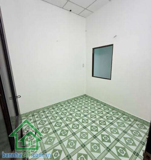 HIẾM – TÂN PHÚ – KHU VIP TÂY THẠNH – 2 TẦNG - 40M2 – CHỈ 3.9 TỶ - 4PN - 2WC * Diện tích 40m², sổ đẹp nở hậu, hoàn công đủ. * Kết cấu: 1 trệt 1 lầu, ban công thoáng mát.