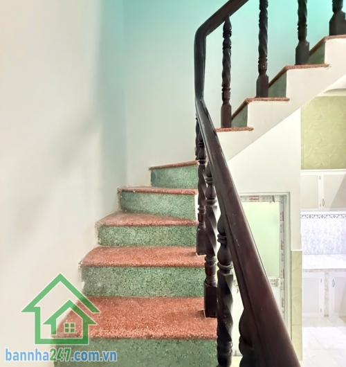 HIẾM – TÂN PHÚ – KHU VIP TÂY THẠNH – 2 TẦNG - 40M2 – CHỈ 3.9 TỶ - 4PN - 2WC * Diện tích 40m², sổ đẹp nở hậu, hoàn công đủ. * Kết cấu: 1 trệt 1 lầu, ban công thoáng mát.