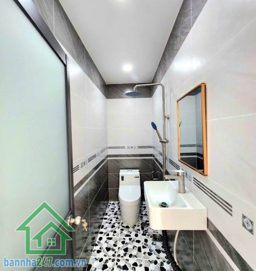 CHỈ 4,99 TỶ – HẺM XE TẢI 6M THÔNG – SÁT NGÃ TƯ BỐN XÃ – GẦN MẶT TIỀN LÊ VĂN QUỚI – NHÀ 2 TẦNG - DT: 48m² (4m x 12m) Lê Văn Quới – giáp Tân Phú – khu trung tâm 