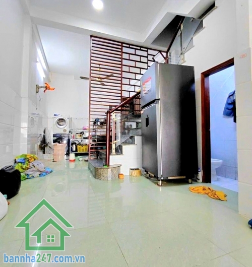 CHỈ 7,5 TỶ – HXH XE TẢI 8M THÔNG – SÁT MẶT TIỀN BÌNH LONG – GẦN AEON MALL - DT: 70M² (4X17)M - SHR Diện tích: ~70m² Hiện trạng: 1 trệt + 1 lầu – nhà xây kiên cố