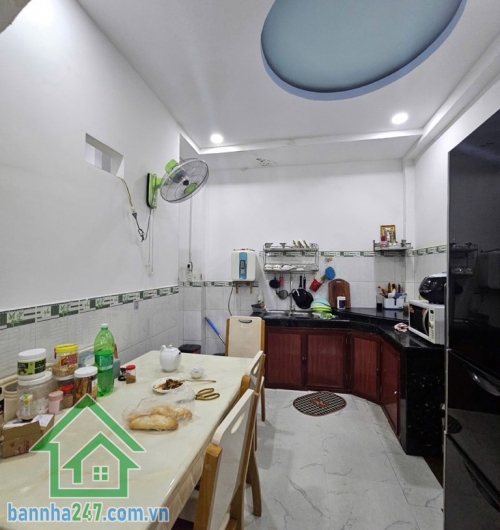 CHỈ HƠN 4 TỶ – NHÀ 3 TẦNG ĐẸP – HẺM 4M THOÁNG – NGAY HƯƠNG LỘ 2 – GIÁP TÂN PHÚ – DT 48M²- 3PN + 4WC. 