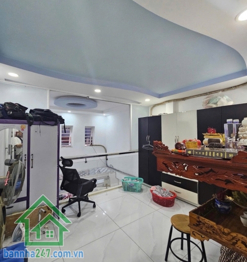 CHỈ HƠN 4 TỶ – NHÀ 3 TẦNG ĐẸP – HẺM 4M THOÁNG – NGAY HƯƠNG LỘ 2 – GIÁP TÂN PHÚ – DT 48M²- 3PN + 4WC. 