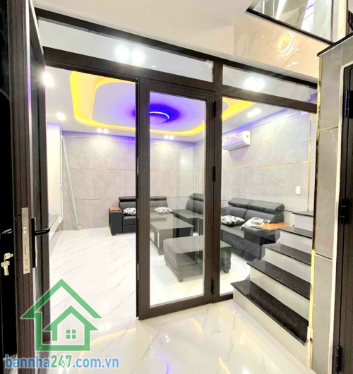 CHỈ 8,8 TỶ – SIÊU PHẨM 5 TẦNG MỚI 100% – LÔ GÓC THOÁNG – SỔ 2025 HOÀN CÔNG ĐỦ – HẺM XE HƠI 7M – NGANG GẦN 5M – KHU VIP TÂN QUÝ – SÁT AEON MALL TÂN PHÚ  – 60m² – ngang gần 5m – nở hậu đẹp • 5 tầng hoàn thiện full nội thất cao cấp, gồm: 1 trệt – 1 lửng – 3 