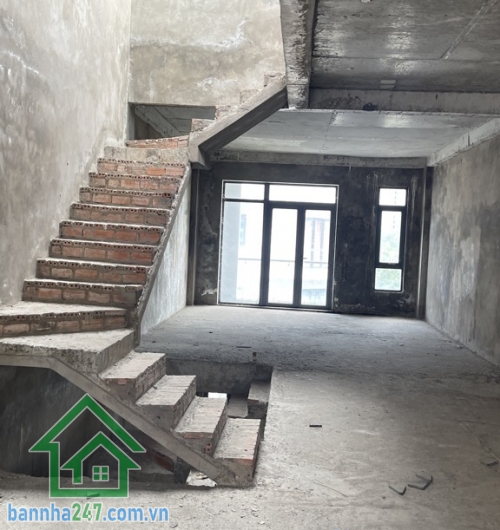 SIÊU PHẨM ĐẦU TƯ – NHÀ PHỐ 5 TẦNG XÂY THÔ – KHU VIP MIZUKI PARK - CHỈ 12 TỶ. ✔ DT đất: 100m² (5x20m) – DT sàn: 329.6m² ✔ Kết cấu: Hầm – 3 Lầu – Sân thượng trướ và sau.