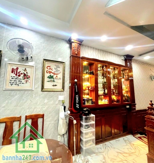 CHỈ 7,6 TỶ - HXH GÒ XOÀI – DT: (4 x 17)m - NHÀ 5 TẦNG BTCT – 4PN 4WC – CÁCH MẶT TIỀN 10M Diện tích: 4 x 17m – vuông vức Kết cấu: 1 trệt + 3 lầu + sân thượng
