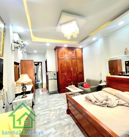 CHỈ 7,6 TỶ - HXH GÒ XOÀI – DT: (4 x 17)m - NHÀ 5 TẦNG BTCT – 4PN 4WC – CÁCH MẶT TIỀN 10M Diện tích: 4 x 17m – vuông vức Kết cấu: 1 trệt + 3 lầu + sân thượng