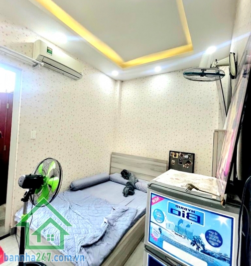 CHỈ 7,6 TỶ - HXH GÒ XOÀI – DT: (4 x 17)m - NHÀ 5 TẦNG BTCT – 4PN 4WC – CÁCH MẶT TIỀN 10M Diện tích: 4 x 17m – vuông vức Kết cấu: 1 trệt + 3 lầu + sân thượng