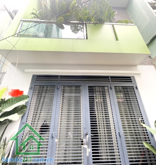 CHỈ 7,9 TỶ - HẺM 3.5M TRƯỚC NHÀ – NHÀ MỚI ĐẸP Ở NGAY – 63M² – 2 TẦNG ĐÚC KIÊN CỐ - 2 PN, 2WC,  Vị trí đẹp: Hẻm trước nhà 3.5m, sạch sẽ, thoáng, gần hẻm xe hơi.