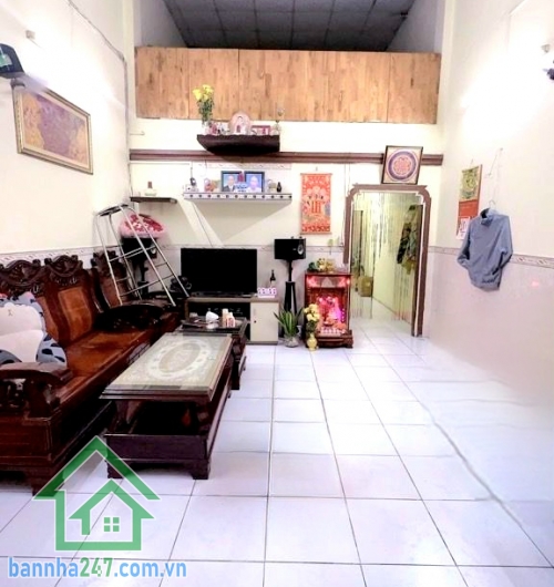 CHỈ 6,6 TỶ – TÂN BÌNH GIÁP BÀU CÁT – HXH – DT 69M² – TẶNG GPXD 4 TẦNG Vị trí đẹp: Tân Bình, kế bên khu Bàu Cát Hẻm xe hơi, ra vào thuận tiện Diện tích: 69m²