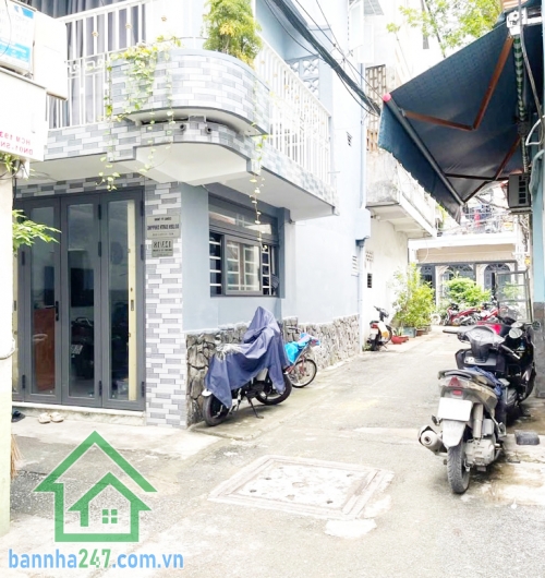 CHỈ 3 TỶ – NHÀ ĐẸP 3 TẦNG – GIÁP KHU BẮC HẢI – GẦN HẺM XE HƠI – SỔ RIÊNG NỞ HẬU TÀI LỘC - 2 PN, 2 WC Vị trí đắc địa: Giáp Quận 10, sát khu Bắc Hải – khu dân cư, khu dân cư sầm uất, an ninh.