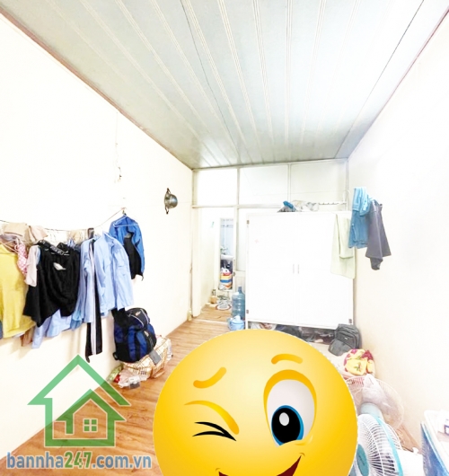 CHỈ 3 TỶ – NHÀ ĐẸP 3 TẦNG – GIÁP KHU BẮC HẢI – GẦN HẺM XE HƠI – SỔ RIÊNG NỞ HẬU TÀI LỘC - 2 PN, 2 WC Vị trí đắc địa: Giáp Quận 10, sát khu Bắc Hải – khu dân cư, khu dân cư sầm uất, an ninh.