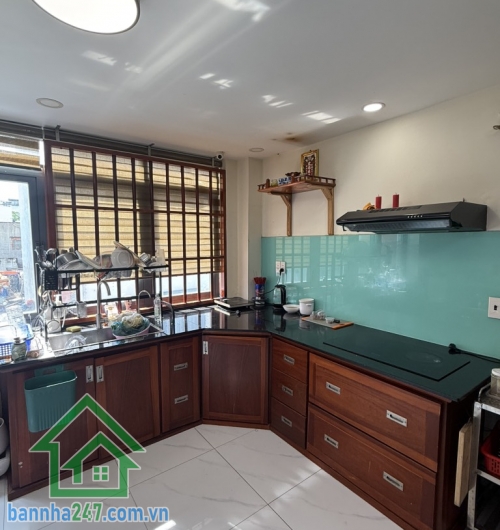SIÊU PHẨM TÂN BÌNH – KHU PHÂN LÔ VIP – KẾ BÊN Q10, Q11 – 5 TẦNG – 2 XE HƠI NGỦ TRONG NHÀ - Chỉ: 10,5 TỶ Diện tích chuẩn, thiết kế hiện đại, nhà đúc kiên cố,khu phân lô Tân Bình, giáp Q10, Q11.