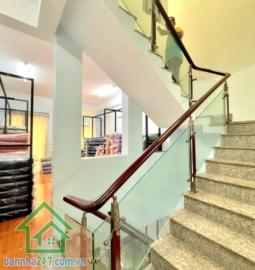 CHỈ 15 TỶ – KHU VIP BÀU CÁT, TÂN BÌNH – HẺM 10M NHƯ MẶT TIỀN – NGAY CHỢ VẢI – GẦN 100M² – 3 TẦNG BTCT – 4PN – 3WC - SỔ VUÔNG! Vị trí: Trung tâm Bàu Cát