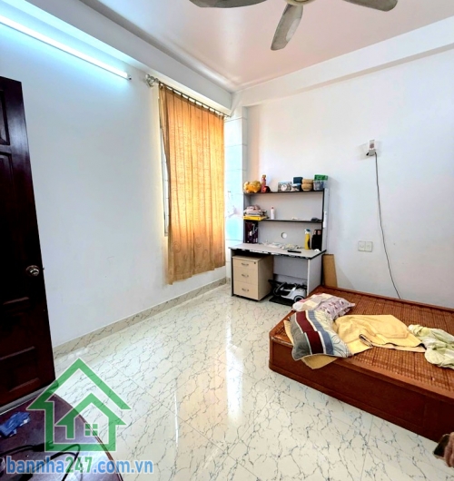 CHỈ 4,3 TỶ – NHÀ 4 TẦNG BTCT – LŨY BÁN BÍCH – TÂN PHÚ - DT: 27² (DT SÀN 81M²) - 3PN - 3WC * Diện tích: 27m² – sổ vuông A4 * Diện tích sàn: 81m² * Kết cấu: 4 tầng BTCT chắc chắn* 3PN – 3 WC * Hẻm xe hơi đổ cửa, 2 mặt hẻm thoáng mát