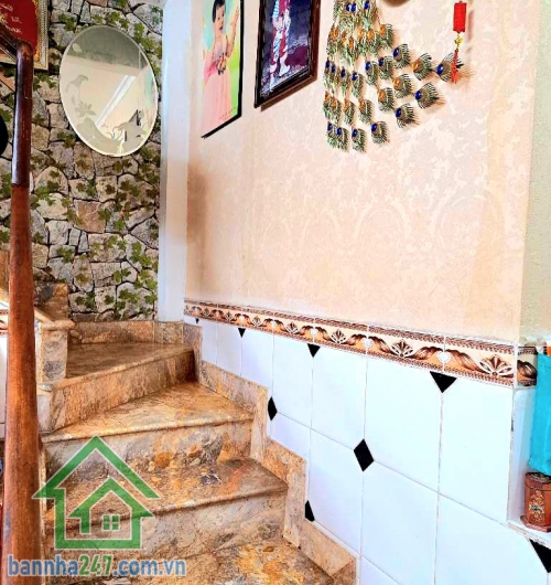 CHỈ 7,3 TỶ – TRUNG TÂM QUẬN 11 – NGUYỄN THỊ NHỎ - HẺM Ô TÔ – SÁT MẶT TIỀN – 4 x 9,2M – 2 TẦNG - 3PN – 2WC Thông tin chi tiết: • Diện tích: 4m x 9,2m (~37m²)